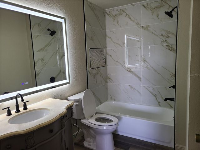 8911 MANOR LOOP 205, Lakewood Ranch, FL 34202