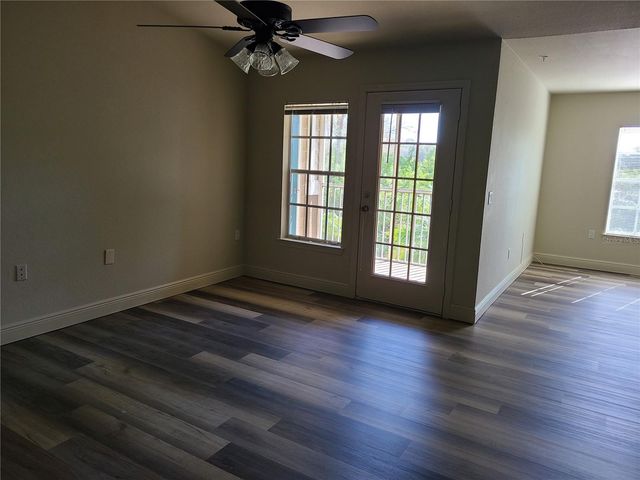 8911 MANOR LOOP 205, Lakewood Ranch, FL 34202