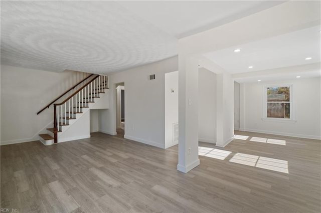 1610 Shiloh PL, Newport News, VA 23607