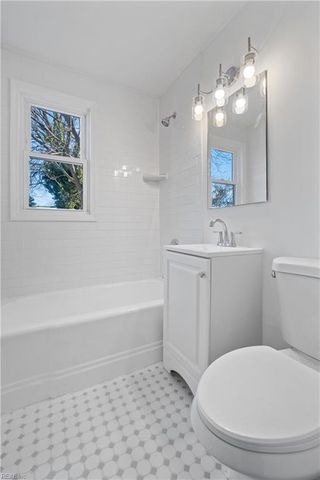 1610 Shiloh PL, Newport News, VA 23607