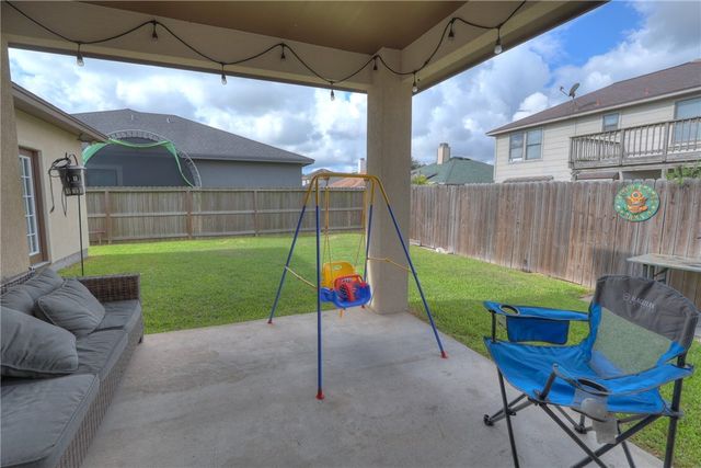 7933 Snake River Dr, Corpus Christi, TX 78414