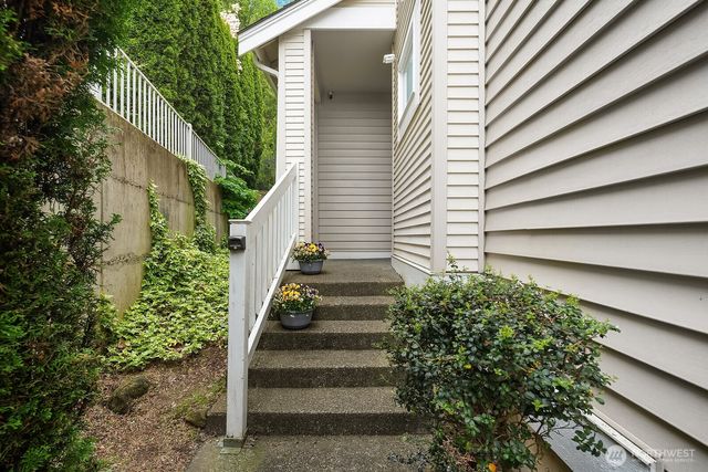 535 S 51st Court, Renton, WA 98055