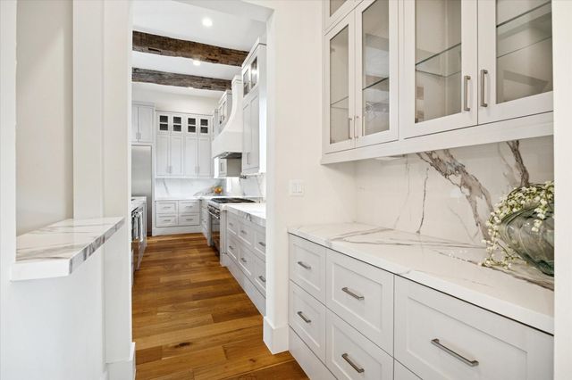 2434 Nantucket Drive C, Houston, TX 77057