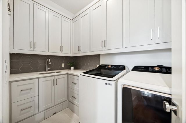 2434 Nantucket Drive C, Houston, TX 77057