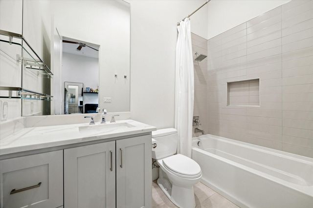 2434 Nantucket Drive C, Houston, TX 77057