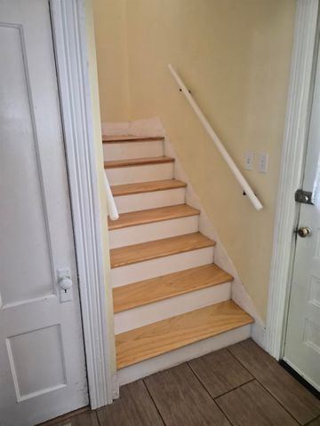 22 Fairview Avenue, Derry, NH 03038