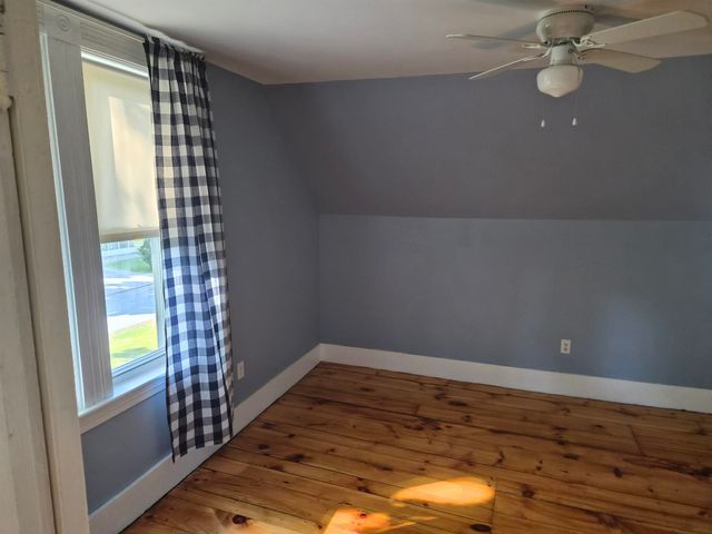 22 Fairview Avenue, Derry, NH 03038