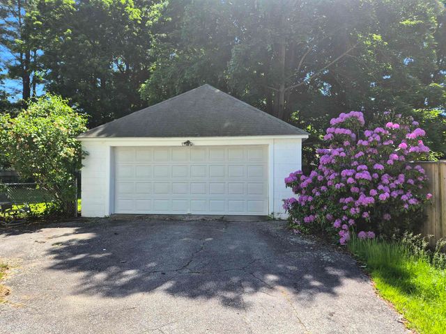 22 Fairview Avenue, Derry, NH 03038