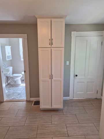 22 Fairview Avenue, Derry, NH 03038