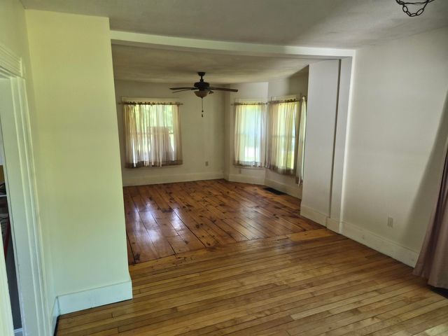 22 Fairview Avenue, Derry, NH 03038