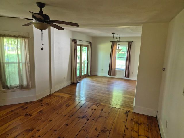 22 Fairview Avenue, Derry, NH 03038