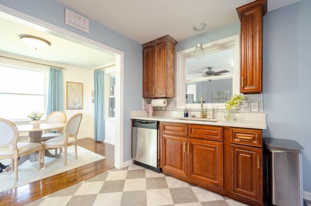 3823 Green Valley DR, Roanoke, VA 24018