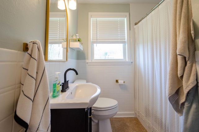 3823 Green Valley DR, Roanoke, VA 24018