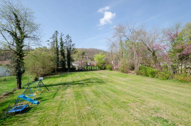 3823 Green Valley DR, Roanoke, VA 24018