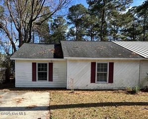 1948 Heather Loop, Midway Park, NC 28544