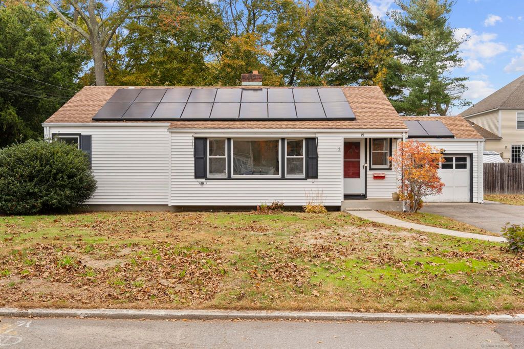19 Knollwood Road, Milford, CT 06460