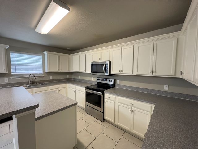 3509 Apple Valley Way, Dallas, TX 75227