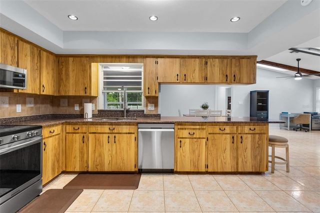 423 SPRING HOLLOW BOULEVARD, Apopka, FL 32712