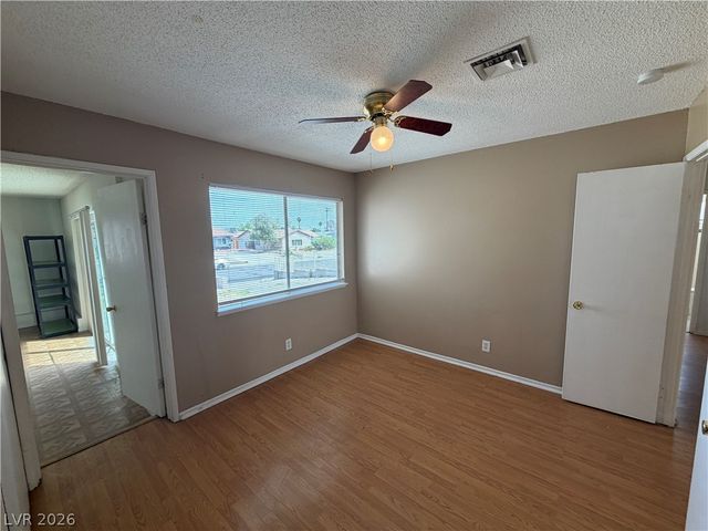 1804 Kassabian Avenue, Las Vegas, NV 89104