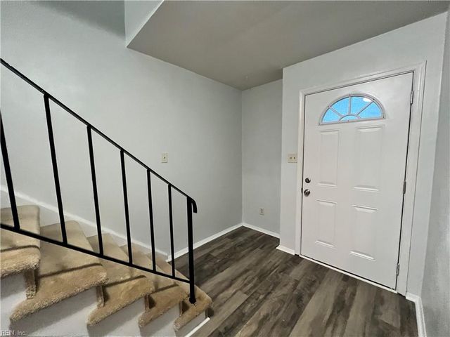 855 Cathedral DR, Virginia Beach, VA 23455