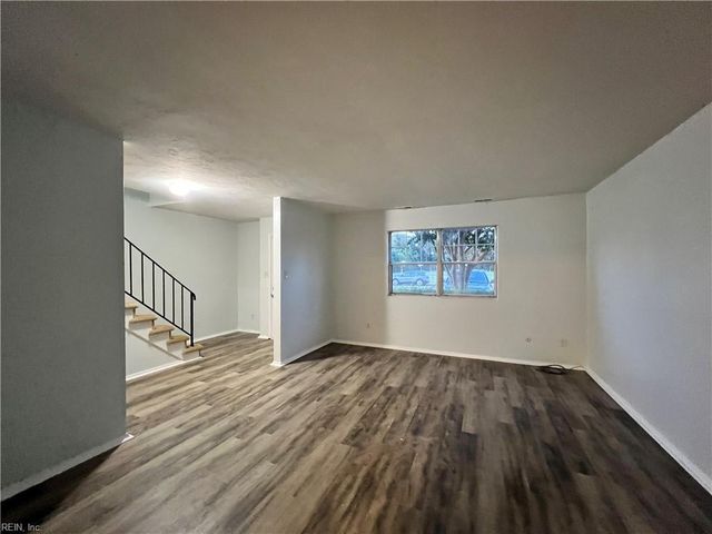 855 Cathedral DR, Virginia Beach, VA 23455