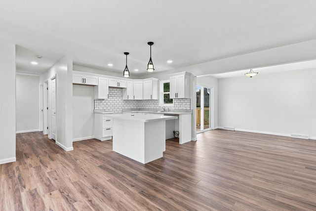 5010 N Harrison Street, Davenport, IA 52806