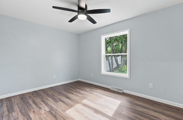 5010 N Harrison Street, Davenport, IA 52806