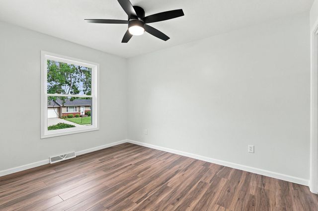 5010 N Harrison Street, Davenport, IA 52806