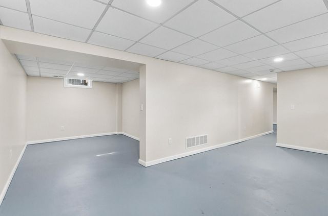 5010 N Harrison Street, Davenport, IA 52806