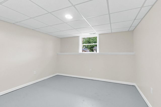 5010 N Harrison Street, Davenport, IA 52806