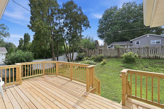 5010 N Harrison Street, Davenport, IA 52806