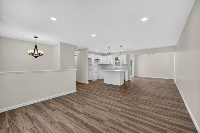 5010 N Harrison Street, Davenport, IA 52806