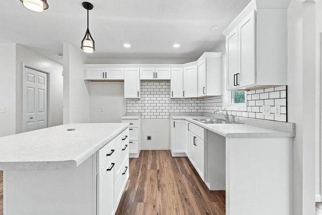5010 N Harrison Street, Davenport, IA 52806