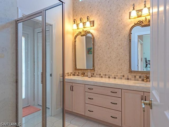 1620 3rd ST S, Naples, FL 34102