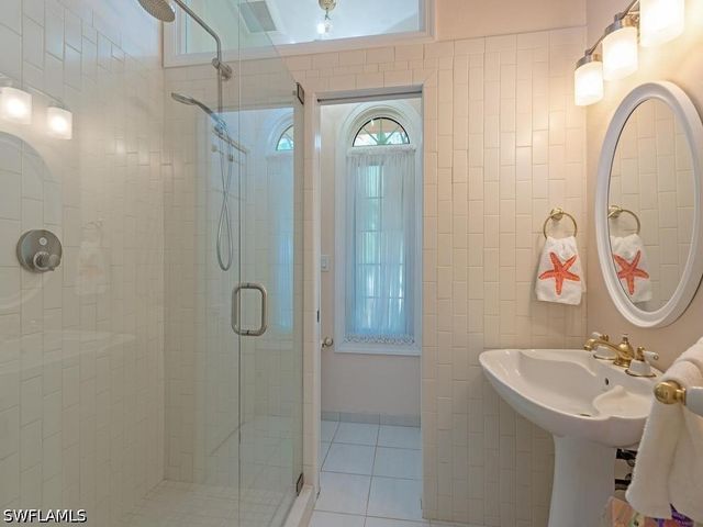 1620 3rd ST S, Naples, FL 34102