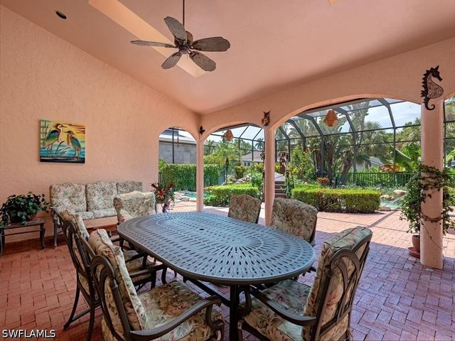 1620 3rd ST S, Naples, FL 34102