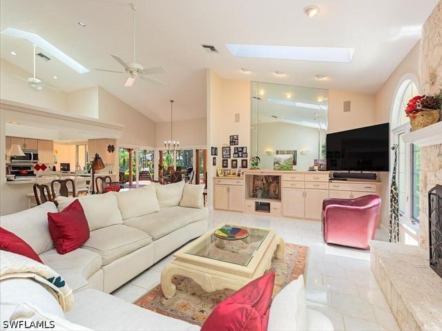 1620 3rd ST S, Naples, FL 34102