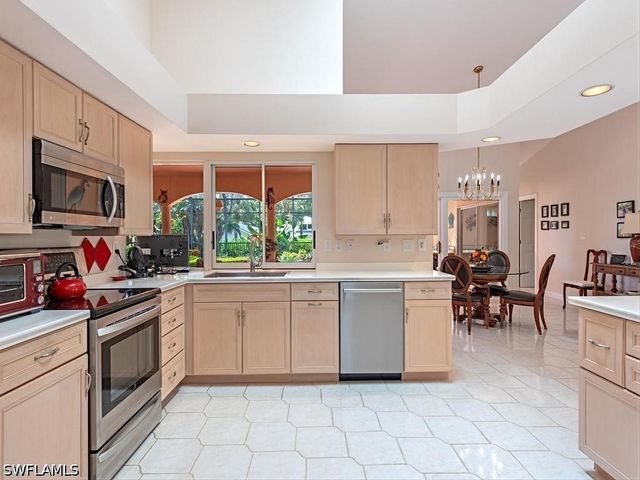 1620 3rd ST S, Naples, FL 34102