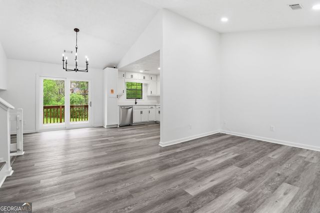 29 Court N, Ellenwood, GA 30294