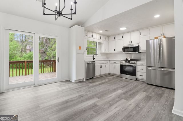 29 Court N, Ellenwood, GA 30294