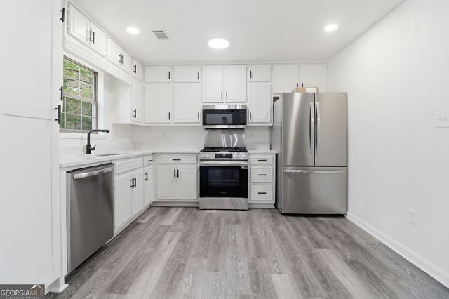 29 Court N, Ellenwood, GA 30294