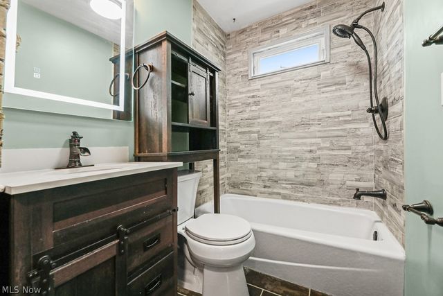 1865 9th Street SW, Akron, OH 44314