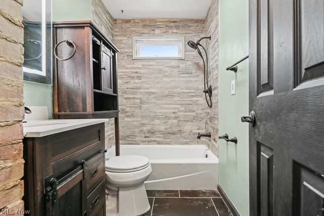 1865 9th Street SW, Akron, OH 44314