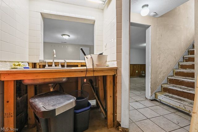 1865 9th Street SW, Akron, OH 44314