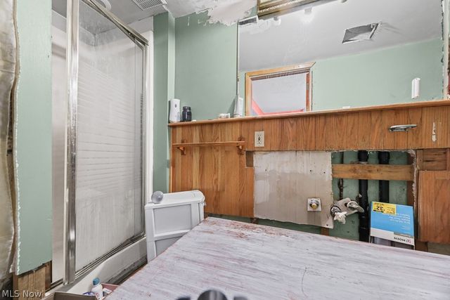 1865 9th Street SW, Akron, OH 44314