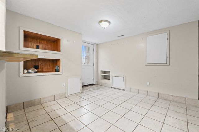 1865 9th Street SW, Akron, OH 44314