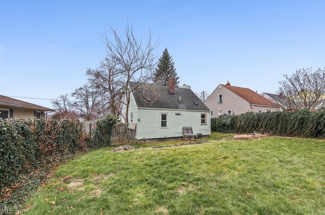 1865 9th Street SW, Akron, OH 44314