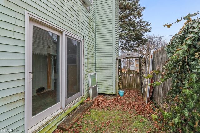 1865 9th Street SW, Akron, OH 44314