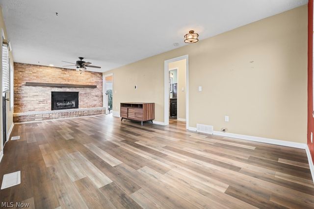 1865 9th Street SW, Akron, OH 44314