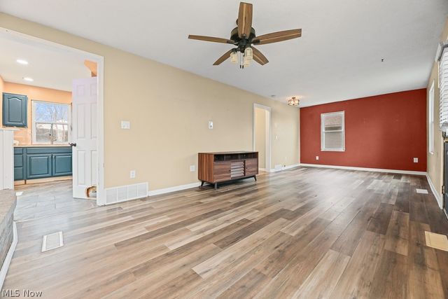 1865 9th Street SW, Akron, OH 44314